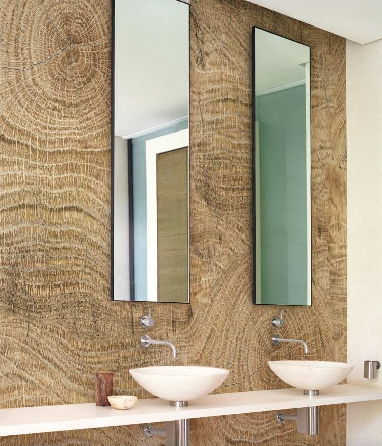 Papel de parede de madeira -wood-look-floor-wallpaper-banheiro-lavatório duplo-espelho-torneira-pia de bancada