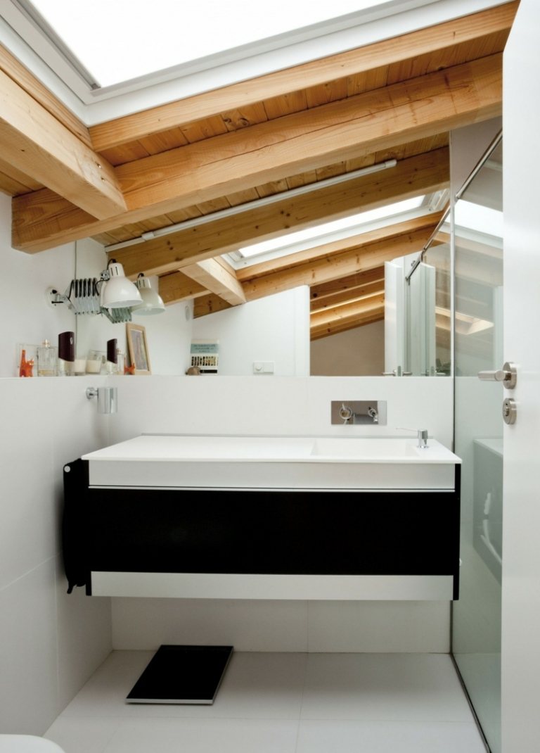 teto de madeira design banheiro ideia branco mobiliário acento preto