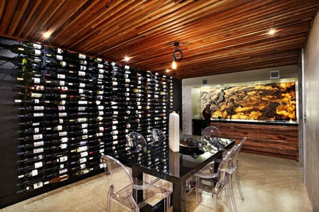 Idéias para vinho rack sala de jantar cozinha estilo country mármore parede traseira iluminada