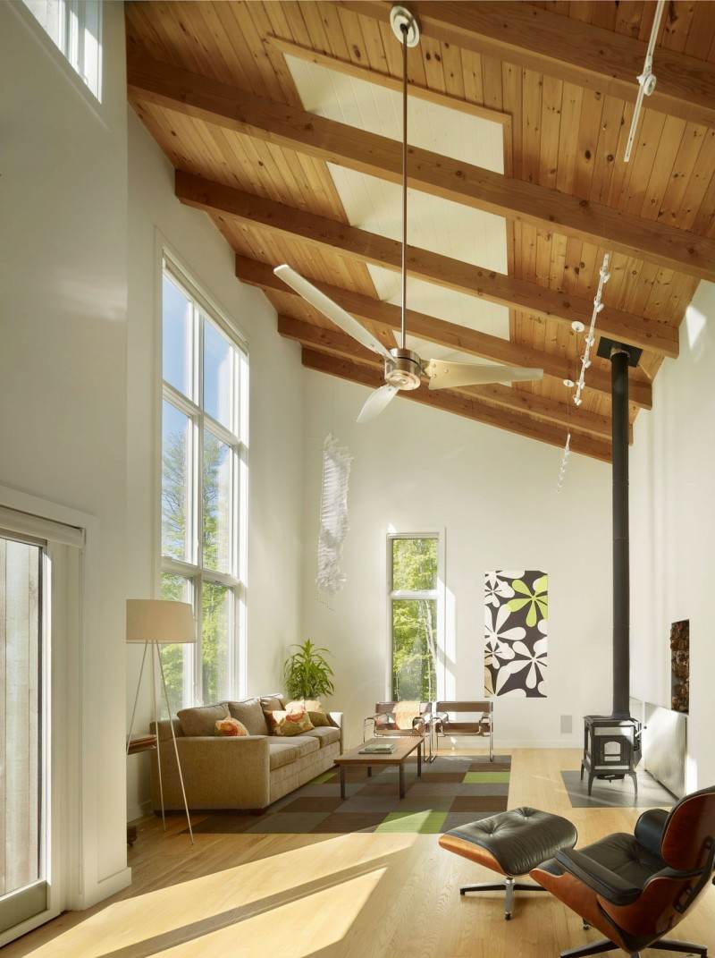 teto de madeira design telhado pitch ideia viga janela sala de estar moderna
