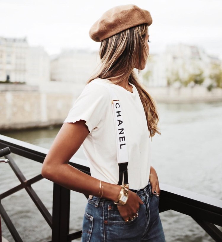 T-shirt jeans bege com suspensório feminino