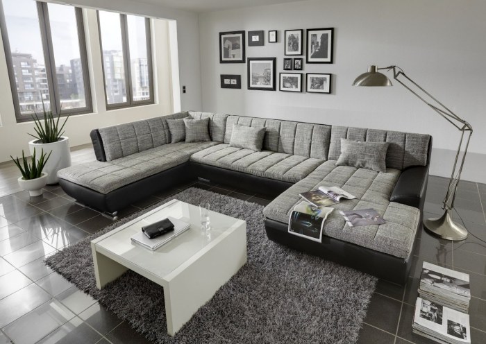 confortável-sofá-suíte-com-recamiere-otomano-branco-cinza-preto-gatos-coleção