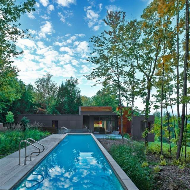 Piscina no jardim - belas idéias de design de paisagem piscina longa
