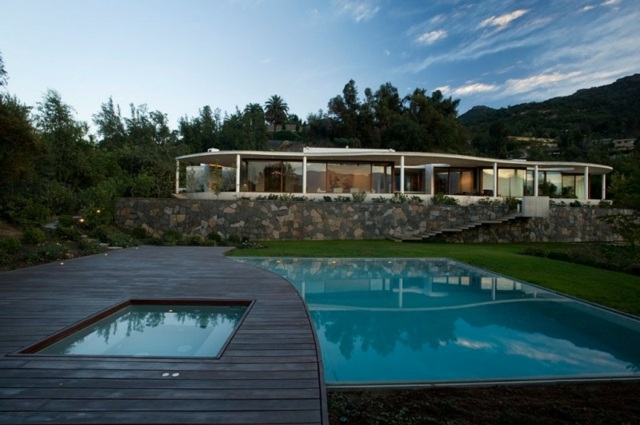 Jacuzzi madeira terraço casa gramado floresta