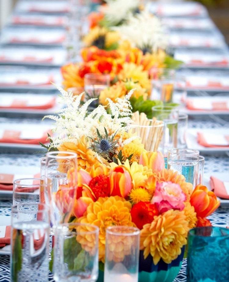 Decoração de mesa de casamento de verão laranja-crisântemo-tulipa-dálias