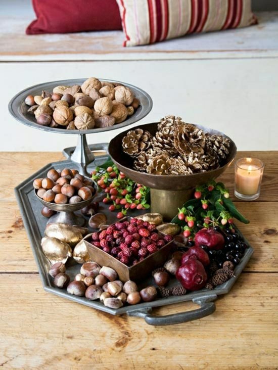 Lanterna de mesa rústica de bolota de outono com frutas