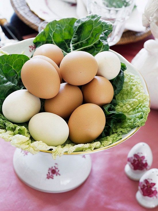 ideias decoração de mesa de páscoa ovos bolo carrinho alface