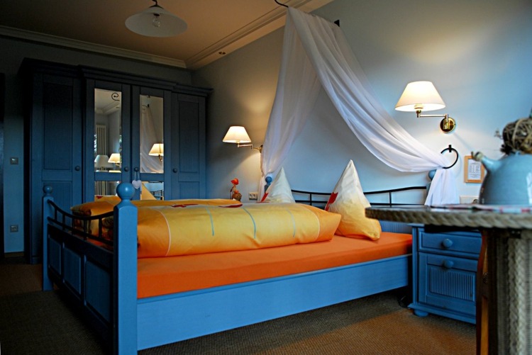 idéias de design de interiores cama azul laranja design de quarto céu