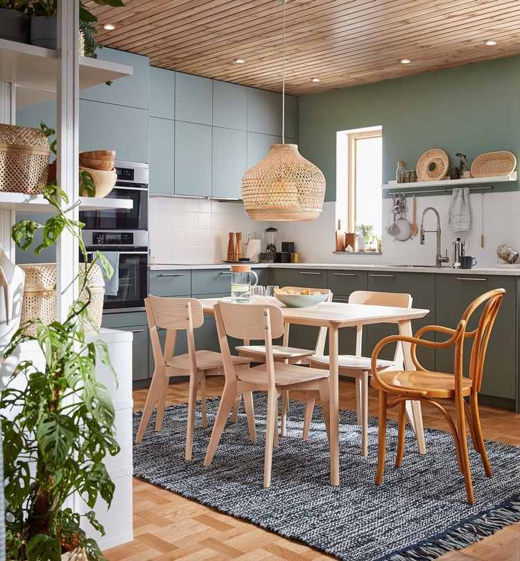 Catálogo Ikea 2021 novidades Poltrona Lisabo em madeira em estilo clássico