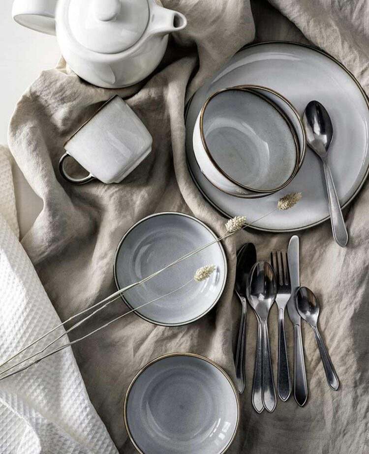 Catálogo Ikea 2021 destaca a coleção de talheres Gladelig