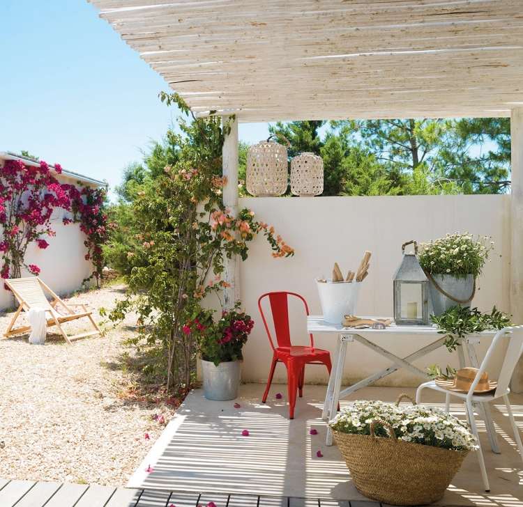 Decoração de escalada em rosa em estilo country