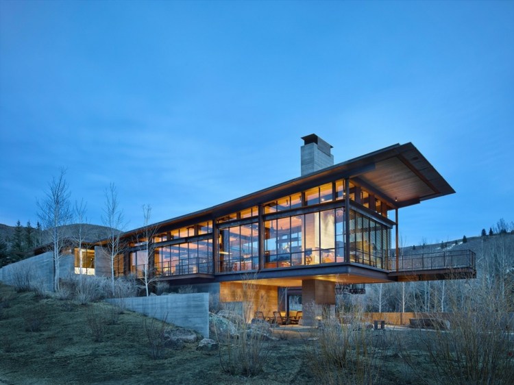 estilo industrial-móveis-janela-frente-casa-design-modernas-montanhas