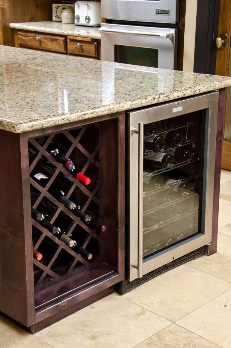 rack de vinhos para cozinha com design cruzado de placas de madeira para geladeira
