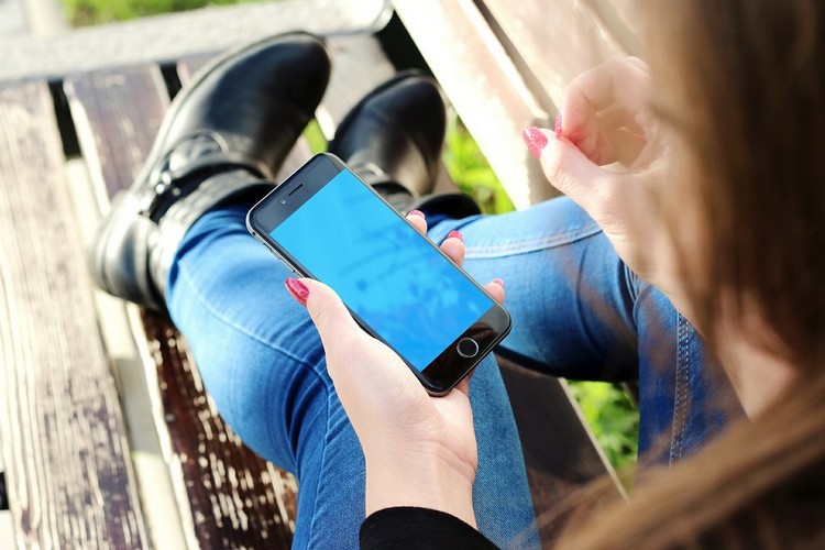 smartphone controle casa inteligente