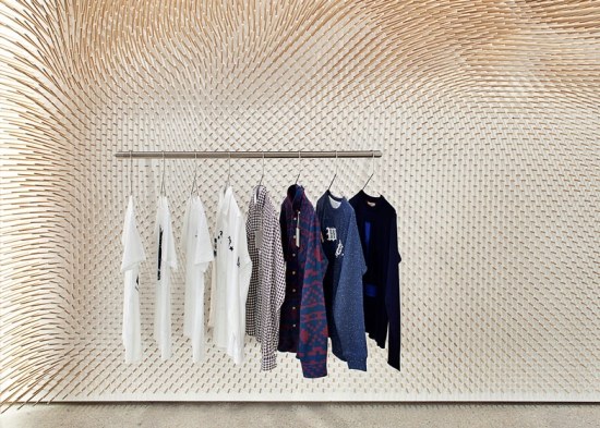 loja design moderno decorativo parede metal ferroviário roupas minimalistas
