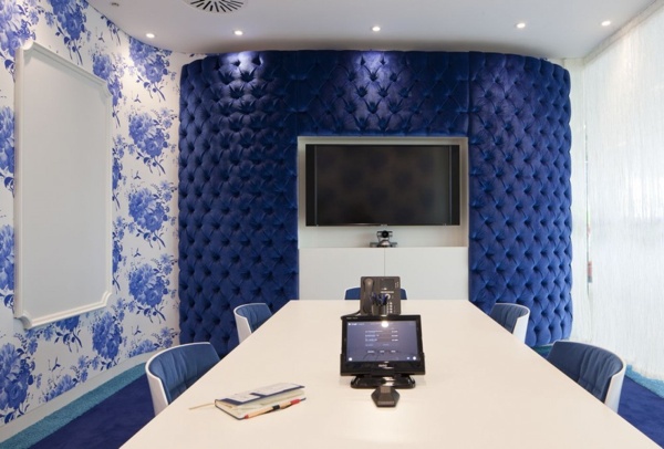 blue-conference-hall-new-google-quartel-general