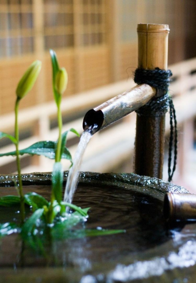 Japanese-garden-design-ideas-splashing-water-bamboo-gárgula-cano-chafariz