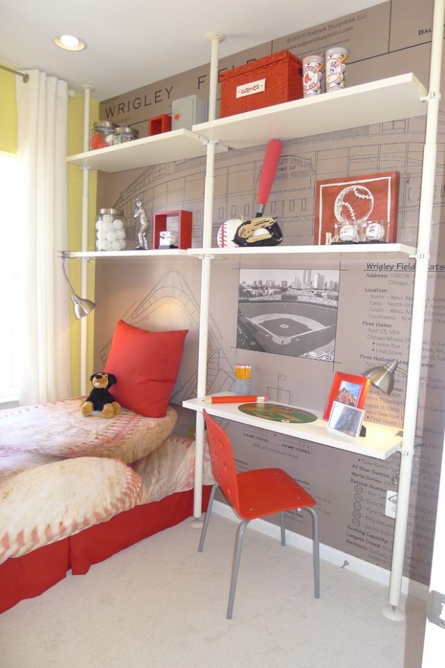 Prateleiras de quarto infantil - vermelho cinza - idéias de design de cor cinza - Carlyn Company-Interiors-Design
