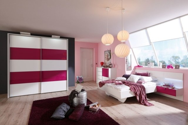 Design de quarto de meninas - adolescentes com toques de rosa inclinado - bola de abajur moderna