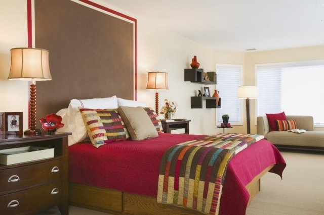 Edredom cor-de-rosa confortavelmente montado na cama ideias para o quarto dos jovens lanny Nagler-Photography
