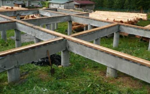 Fundament til et sommerhus fra SIP paneler