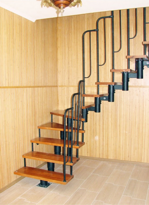 Модульная лестница в коттедже