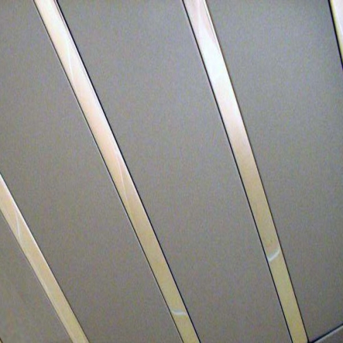 Loftpaneler i aluminiumspalter