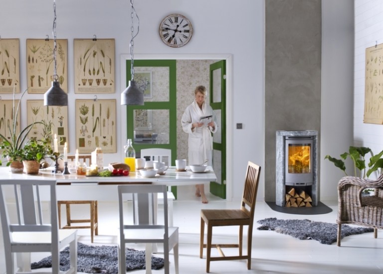 Idéia de compartimento de fogões a lenha de pedra-sabão pequena sala de jantar compacta