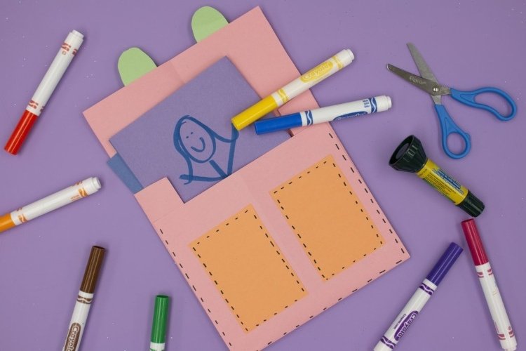 Faça um cartão de volta às aulas Instruções para a mochila