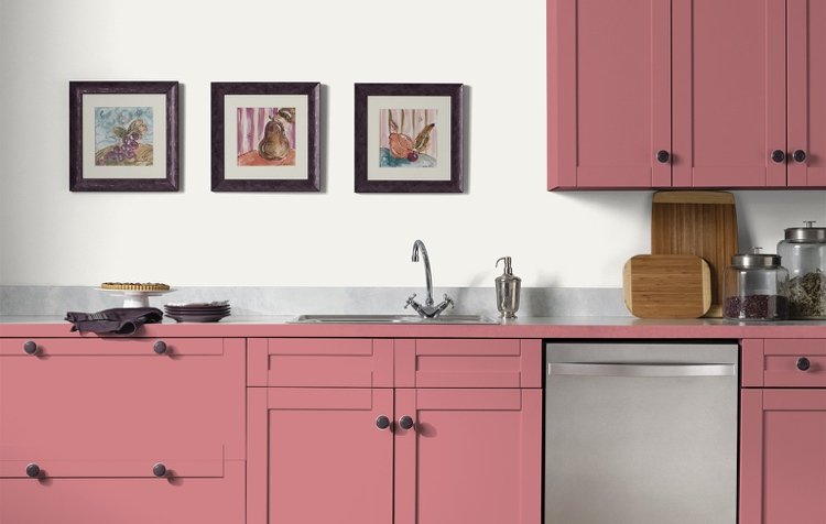 Cozinha em rosa pastel rosa pastel com design moderno simples