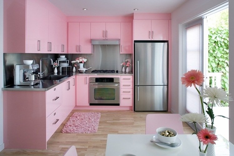 Cozinha em rosa pastel moderno aço inoxidável