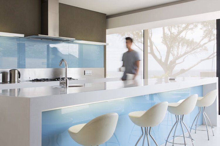 cozinha pastel design moderno alto brilho branco pastel banco azul