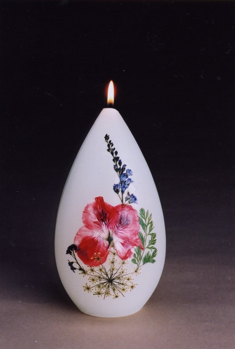 velas-decorar-forma oval-original-vermelho-flores-azul