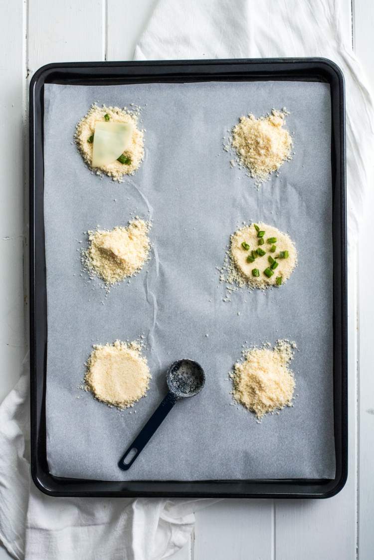 chips de queijo com baixo teor de carboidratos você mesmo faz lanches cetogênicos com baixo teor de carboidratos