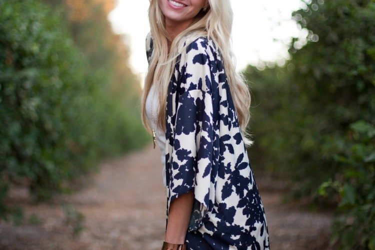 quimono-jaqueta-combine-outfit-seda-floral-pattern