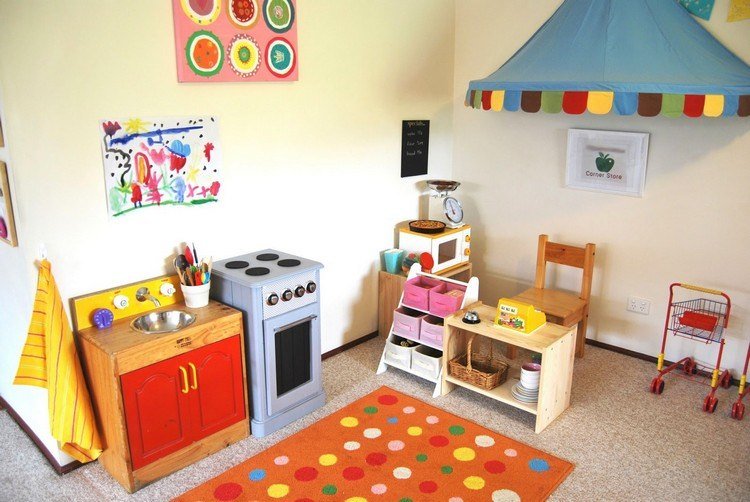 Loja infantil, cozinha infantil, área de recreação, quarto infantil, tapete, carrinho de compras