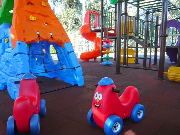 zona monitorada para brincar para os mais pequenos
