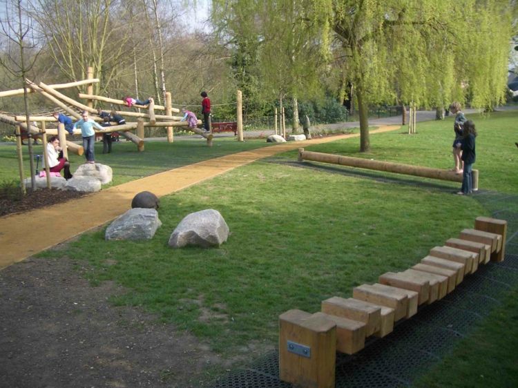 Park-in-the-green-children-meadow-wood