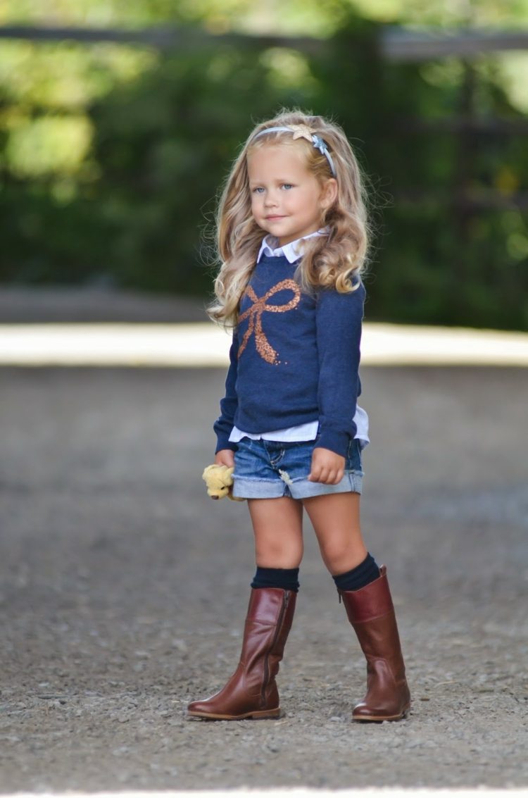 moda infantil bota de rua em couro suéter azul