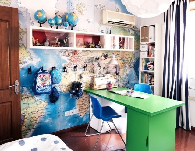 Quarto infantil para crianças em idade escolar decoração mapa mundial papel de parede mesa globen