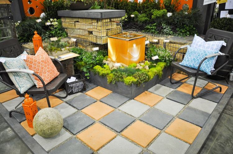 edifício pequeno-jardim-design-kodern-xadrez-padrão-terraço-laranja-cinza-luz