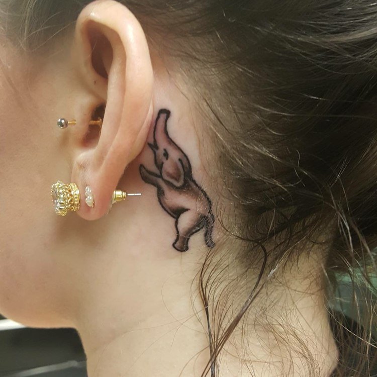 motivo de tatuagem pessoal encontrar mulher elefante de cor