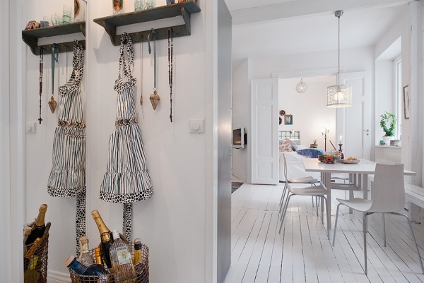 Apartamento sueco moderno branco purista