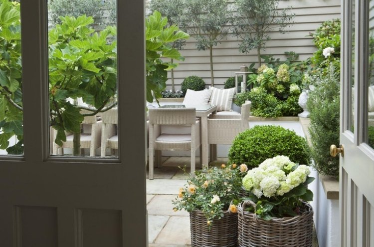 pequeno jardim design-country-style-white-colors-greenery