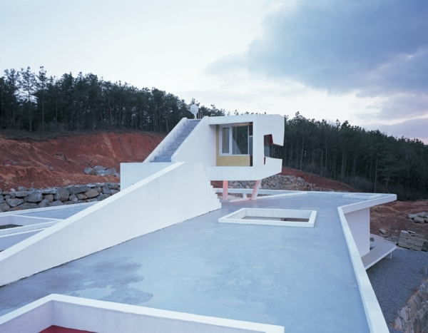 terraço interessante em uma casa com design moderno