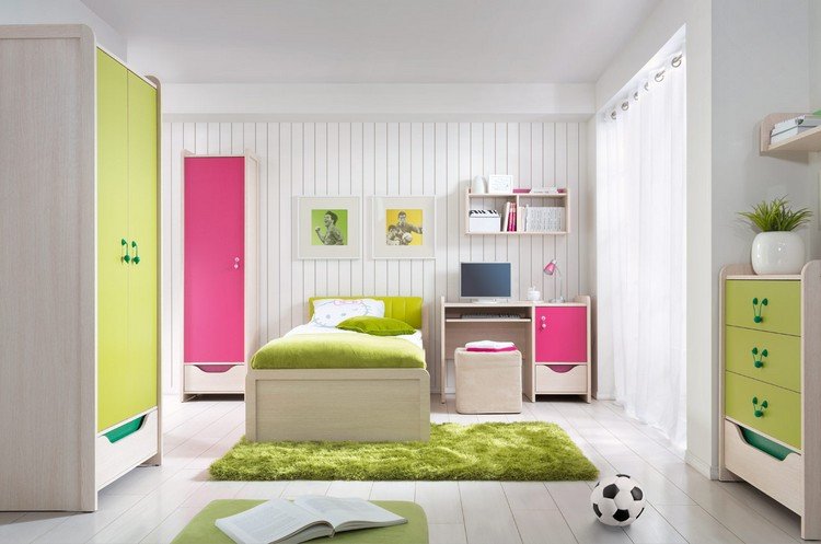 pequeno-quarto-infantil-mobiliário-ideias-móveis-madeira-clara-colorido-armários-frentes