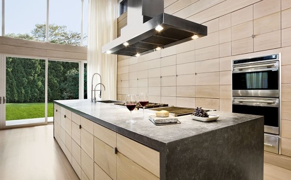 Equipamentos de design de cozinha, madeira de cedro e carvalho, janelas do chão ao teto