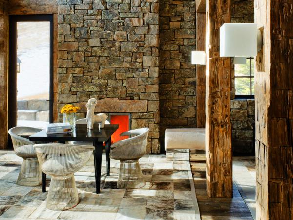 Mobiliário ecológico com parede de pedra sala de jantar