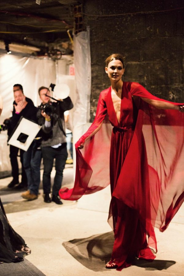 Photoshoot-red-dress-with-transprentem-part-made-of-chiffon