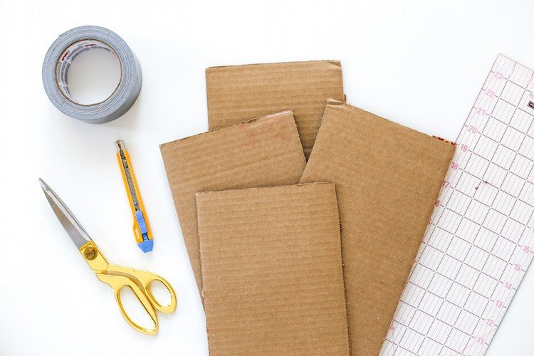 materiais faça você mesmo para coçar móveis para gatos papelão ondulado tesoura fita gaffa